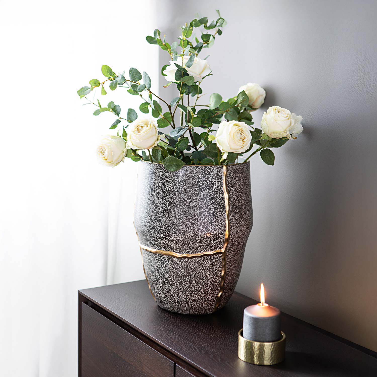 FAVORA porcelain vase black gold 1 FAVORA porcelain vase black gold