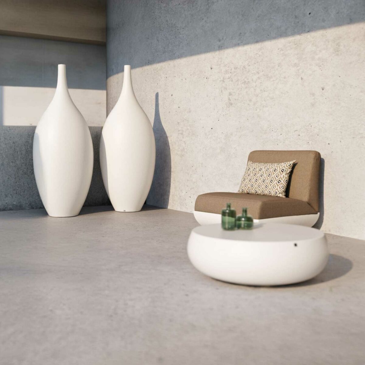 GENTLE floor vase matt white