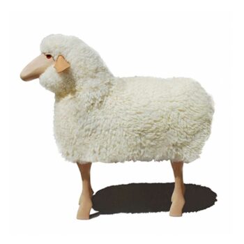 Schaf in Lebensgröße in Buchenholz, weißes Fell