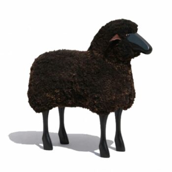 Schaf in Lebensgröße, schwarzes Holz, braun gelockt